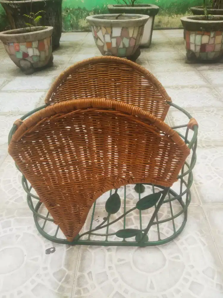 Rak majalah / rak album photo