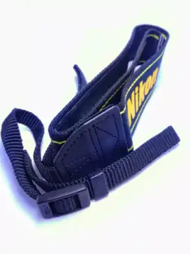 Tali strap kamera nikon kondisi baru