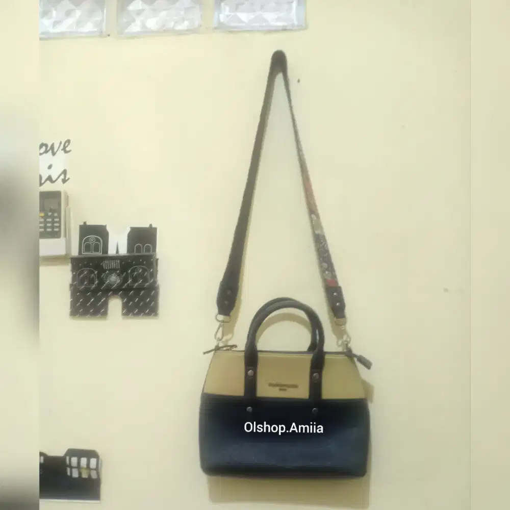 Tas wanita Sophie Paris