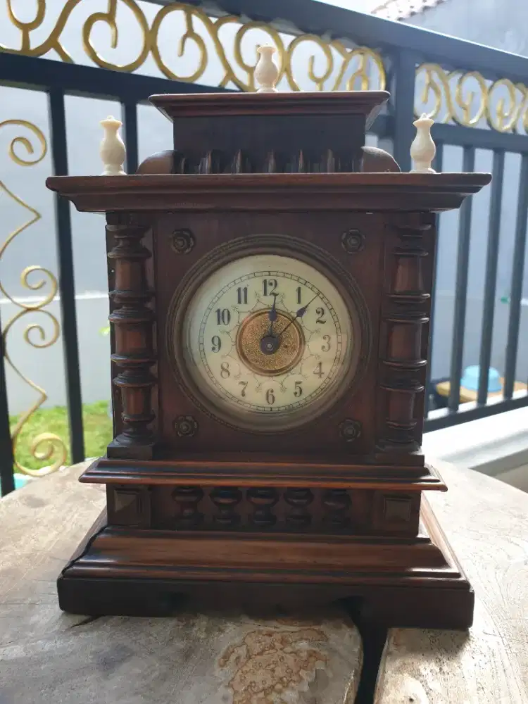 Jam meja antik eropa