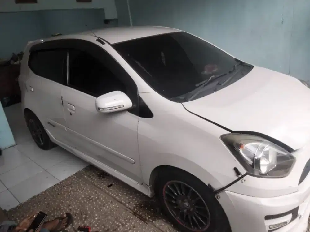 kaca film untuk mobil hitam dan silver KTT