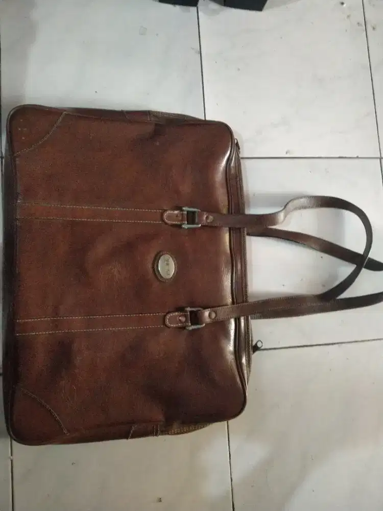 Tas Kulit Jinjing / Jalan / Kuliah / Kerja / Laptop Jadul Merk Mikkies