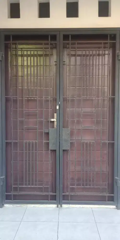 Teralis pintu depan, belakang dan teralis jendela - Dekorasi Rumah
