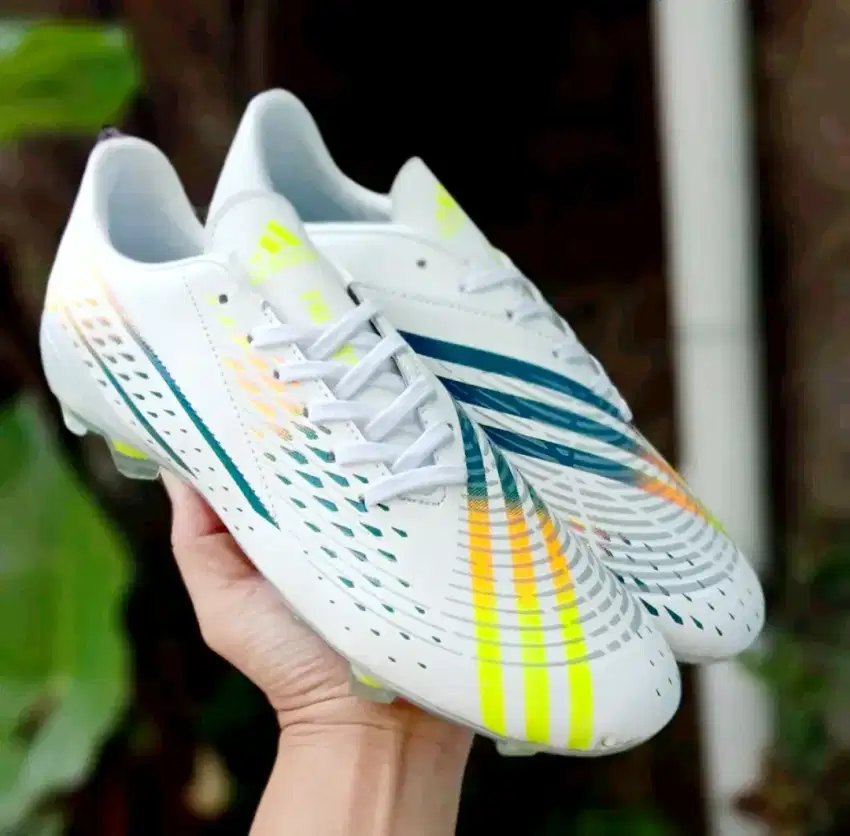 SEPATU SEPAK BOLA ADIDAS PREDATOR EDGE