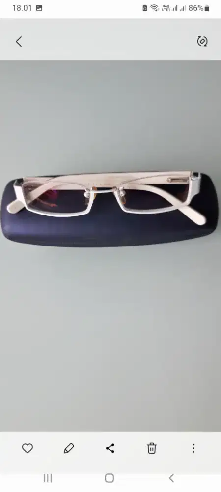 Kaca Mata Fashion Putih