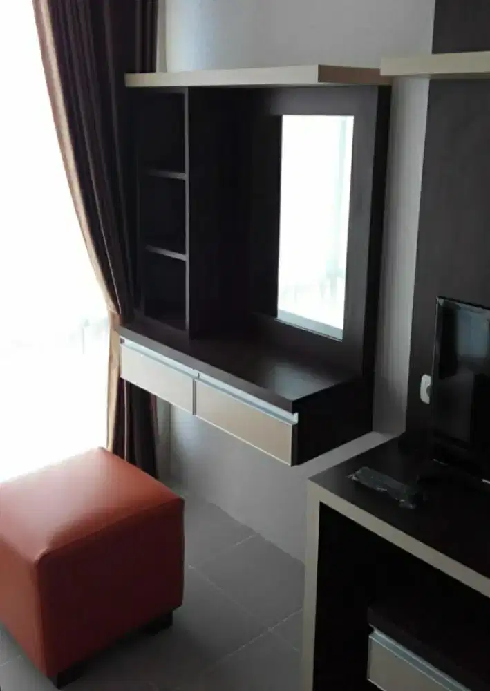 MEJA RIAS DANDAN HPL MODERN MEWAH