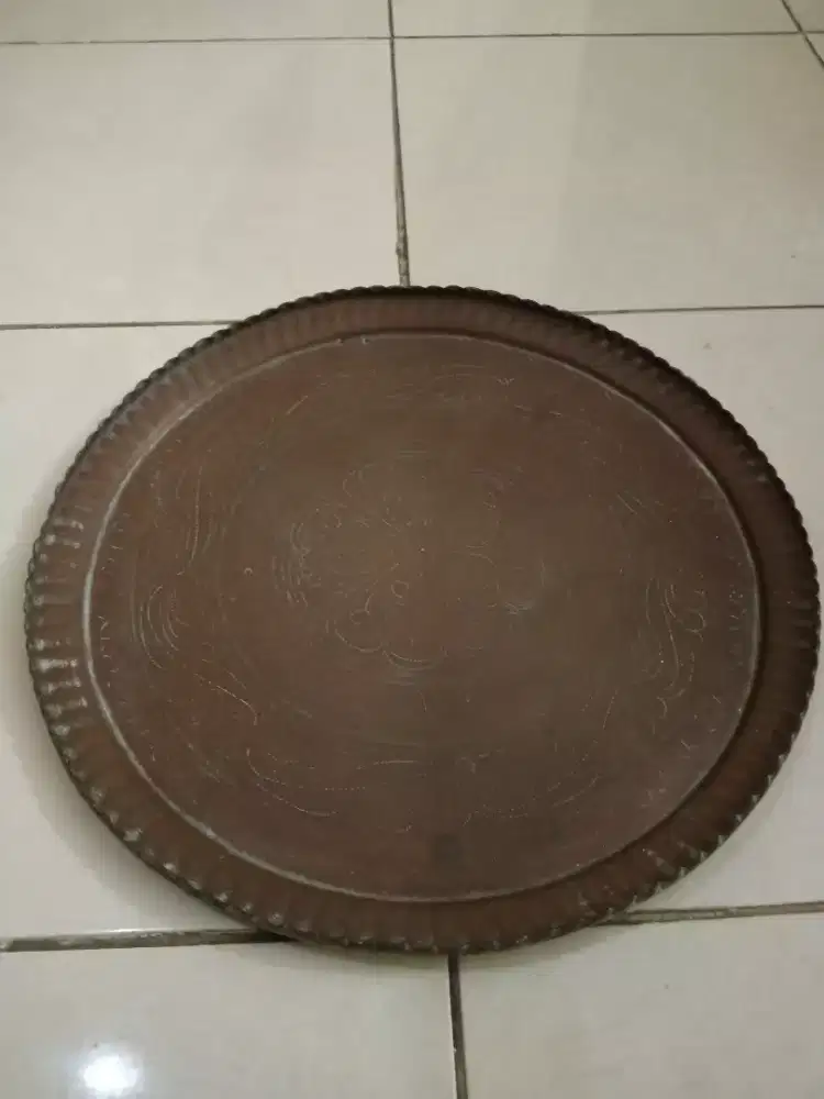 Baki/nampan bulat Kuningan antik
