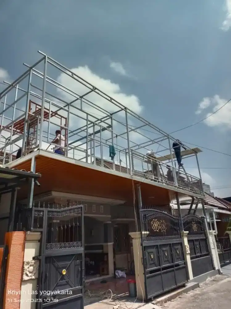 Dak balkon lantai 2 / mezzanine