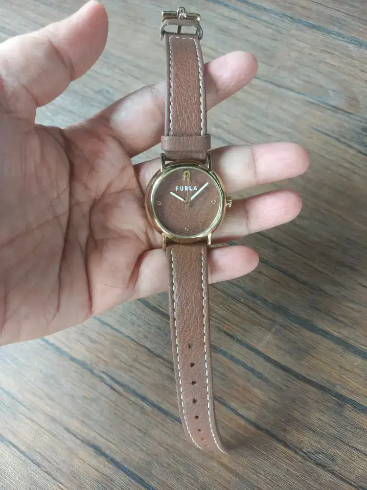 Dijual jam tangan perempuan merk furla original italy