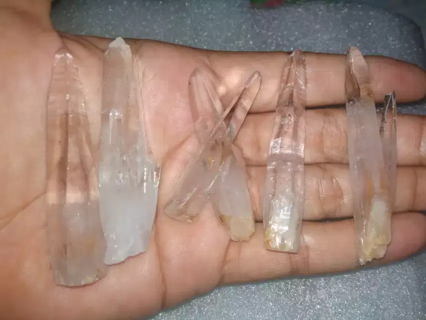 Batu kristal kecubung es jenis clear quartz