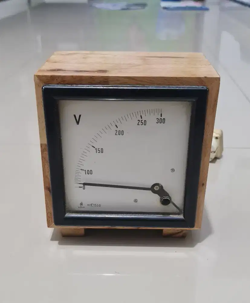Voltase Meter Tegangan Listrik
