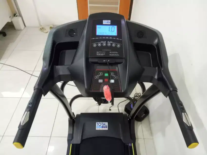 Alat fitnes treadmill elektrik TL 636 warna hitam