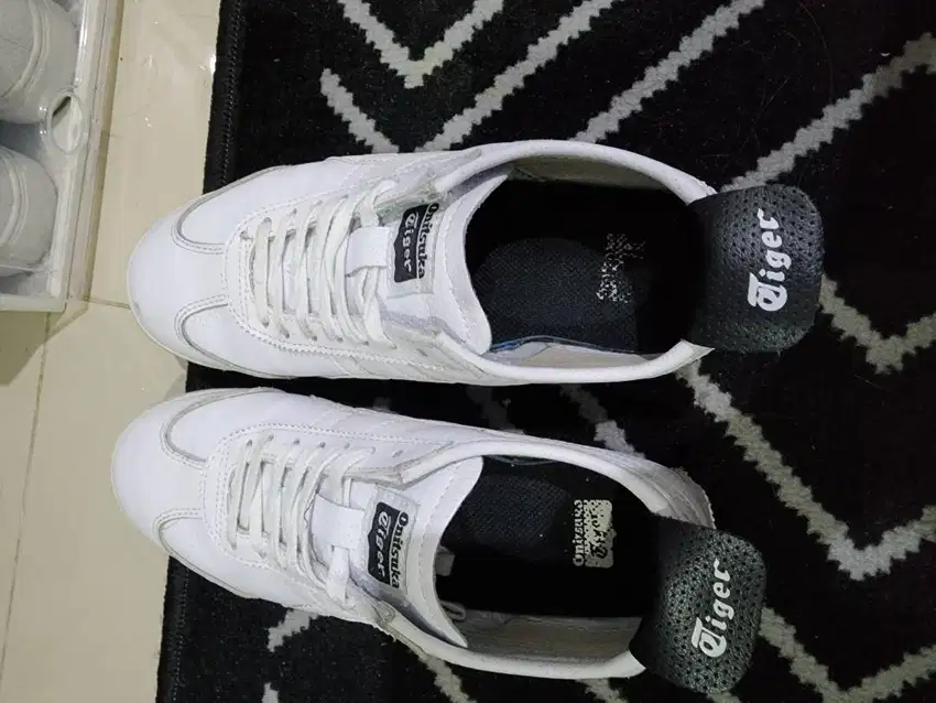 SEpatu original ONITSUKA  size 41,5