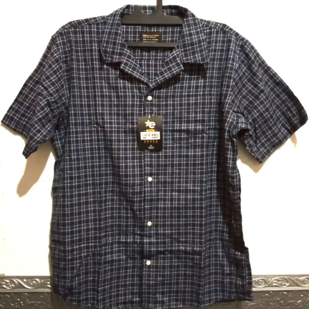 Kemeja Flannel Lengan Pendek - Pria. Merk ERIGO