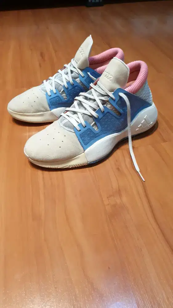 Sepatu Basketball Adidas Gameday 44,5 / 10,5