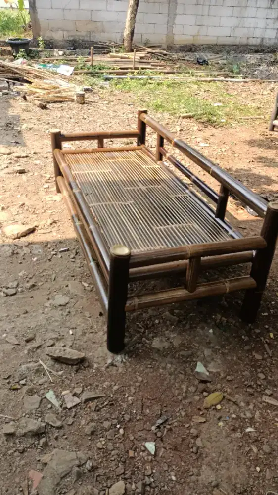 Bale bambu hitam / GAZEBO