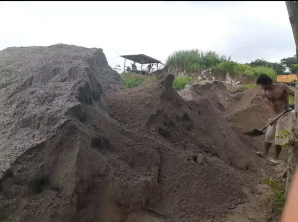 Pasir extra beton hitam/putih abu batu belah split
