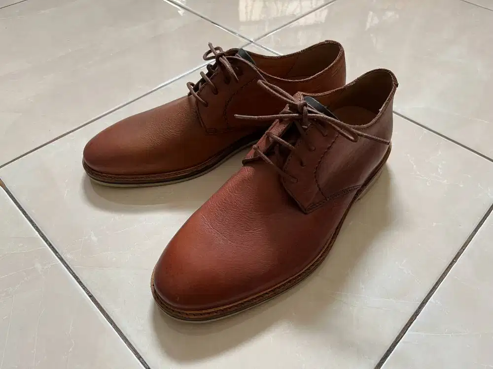 Clarks Atticus Lace Original - Tan Leather Size 42