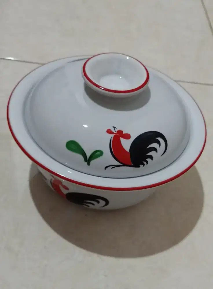 Mangkuk porselen tebal termasuk tutup cap ayam jago asli 50rb saja bu