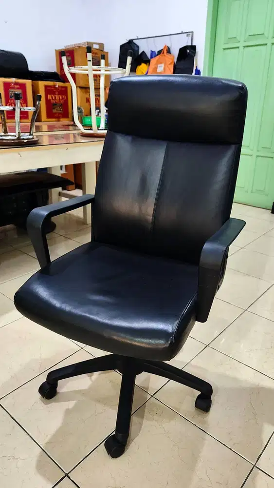 Kursi Kantor Informa Hydrolic Leather Umbre