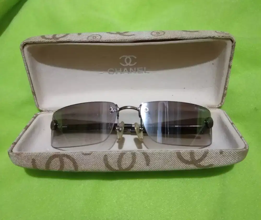 Jual seadanya kacamata sunglasess CHANNEL ori made in Italy, ada minus