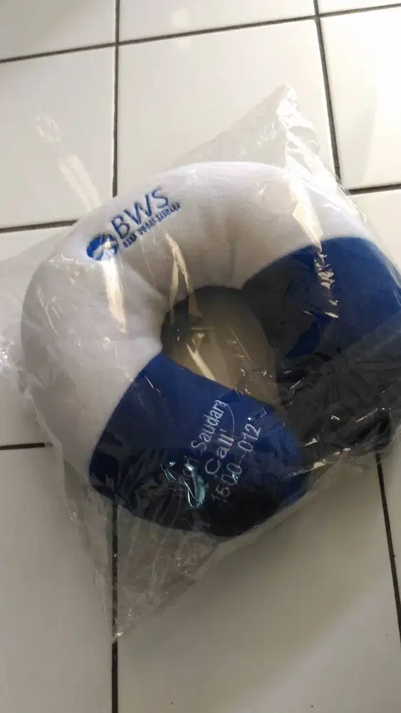 Souvenir bantal leher ultah, jual souvenir bantal leher,bantal promosi