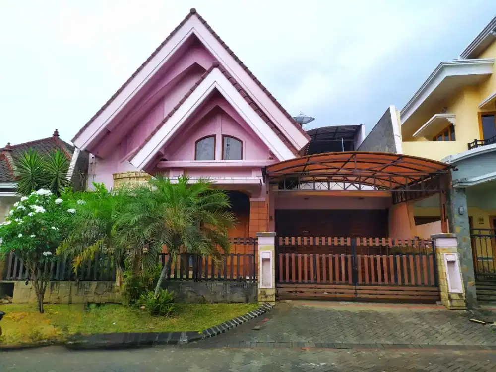 Rumah 1,5 Lantai Full Furnished di Kawasan Elite Istana Dieng Malang