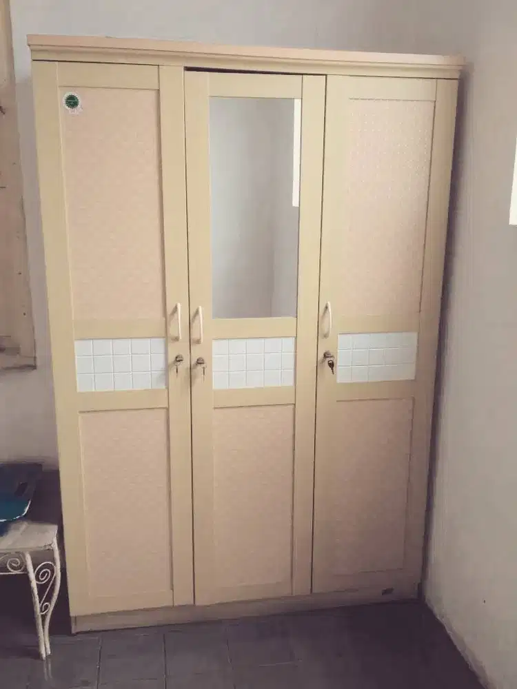 Toppan Lemari 3 pintu dengan Cermin Bebas Jamur