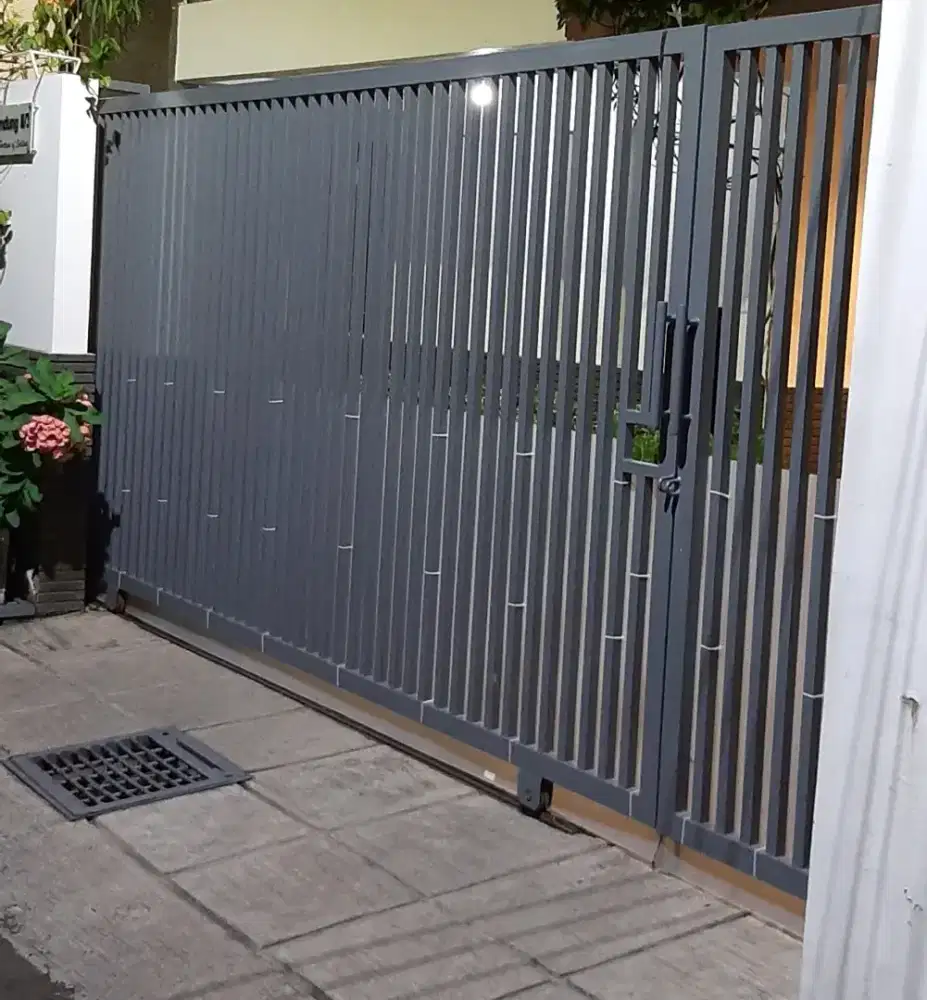 Pagar besi minimalis