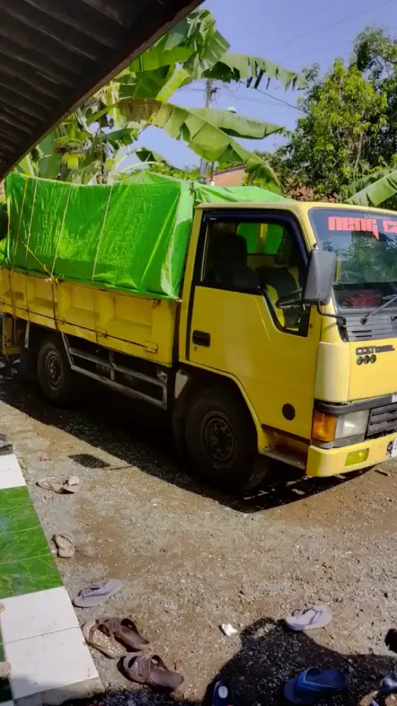 Sewa mobil truk pindahan dan barang