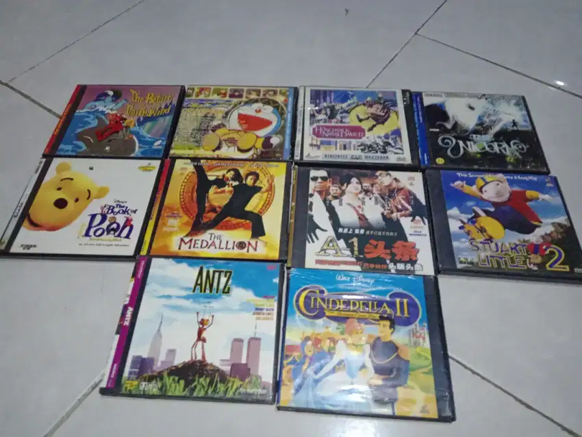 Film vcd film barat ada 87 judul, total ada 174pcs, kondisi ok, nego