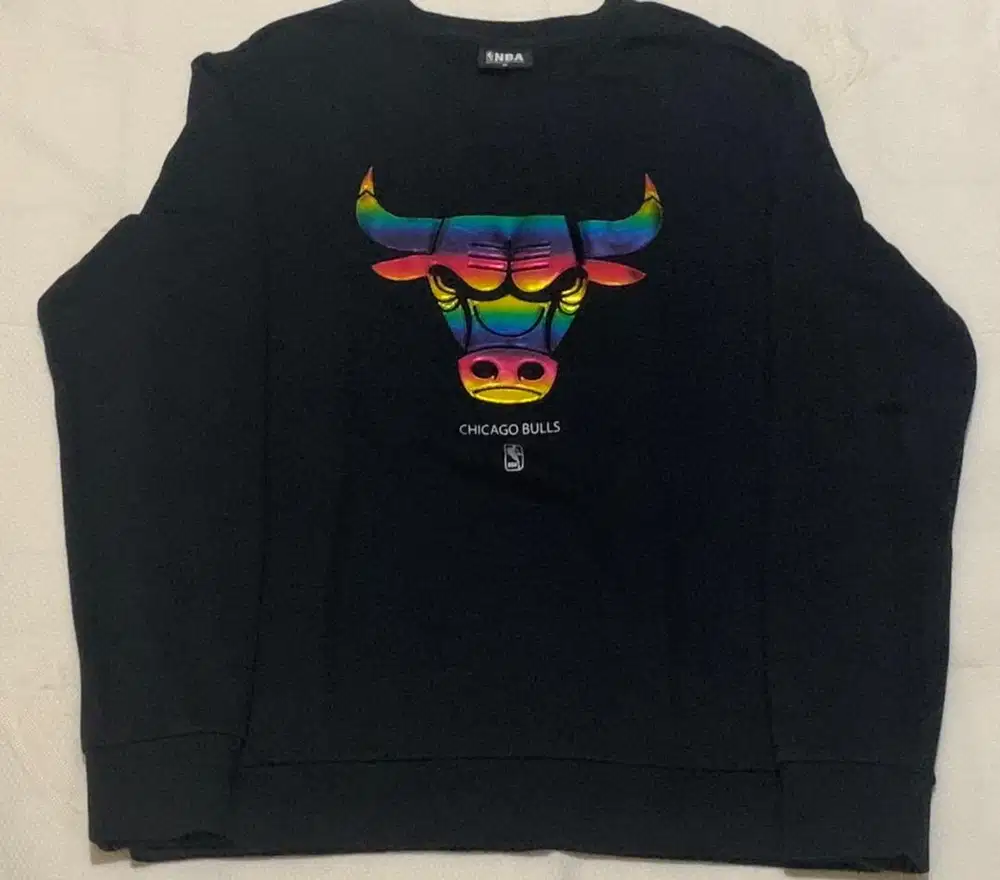ORIGINAL Crewneck NBA CHICAGO BULLS RAINBOW