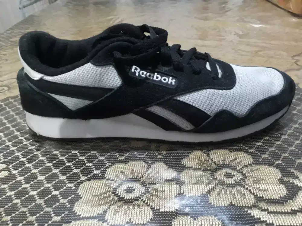 Sepatu REEBOK Clasic (China)