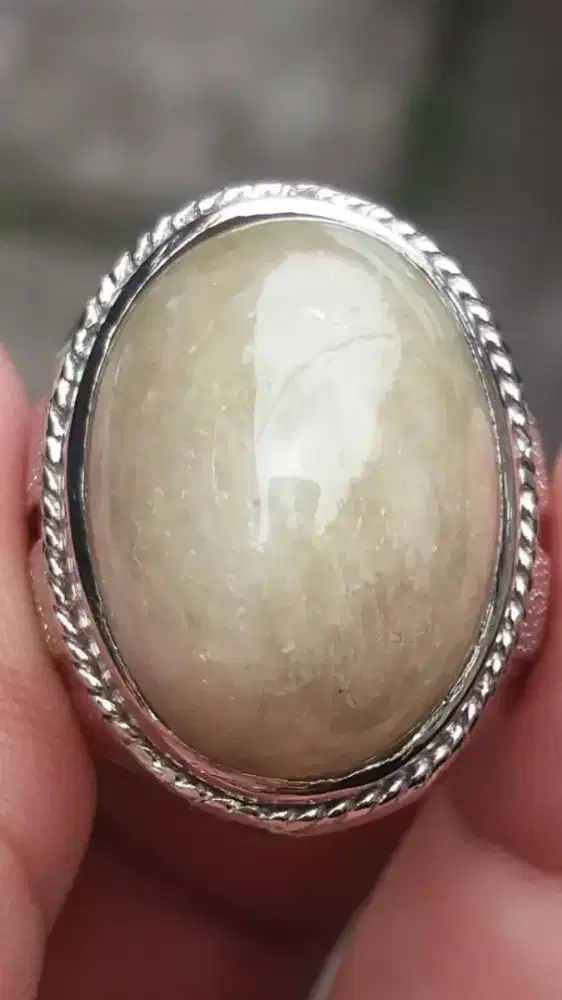 Jual Batu Cincin Natural Light Yellow Sapphire Bagus sekali