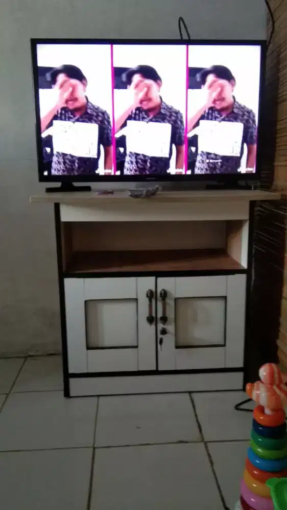 Meja tv murah dan kokoh