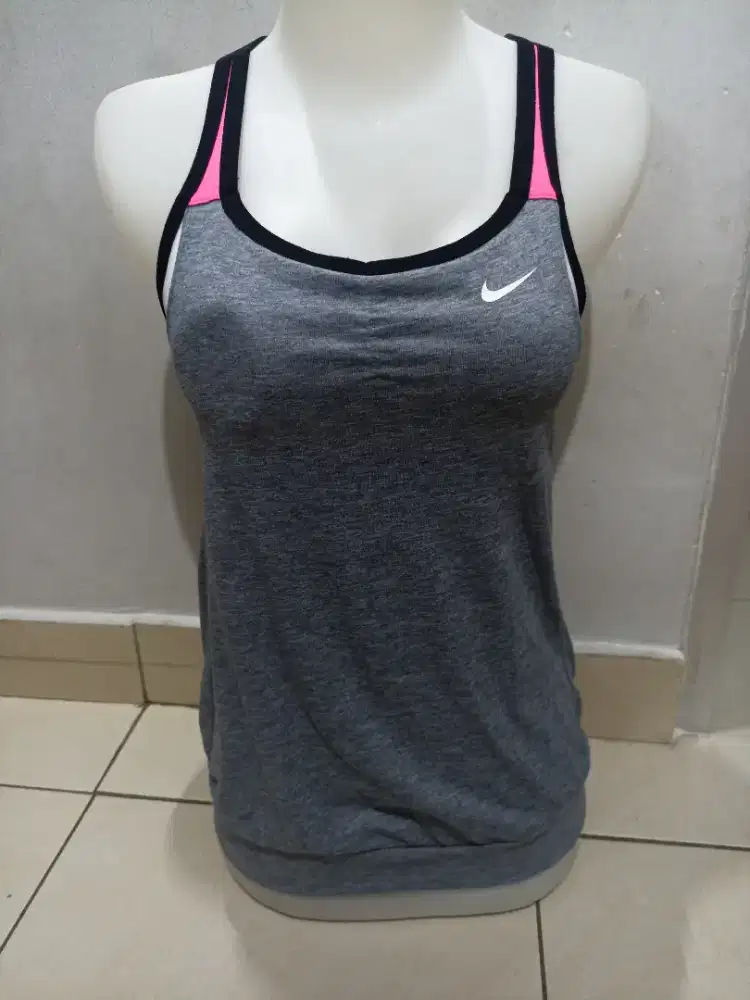 Nike Dry Fit sports bra tank top Original sz M to L cakep