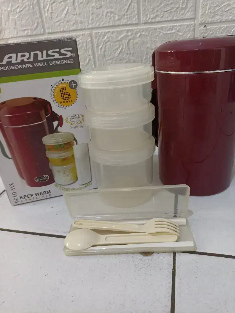 Keep warm container