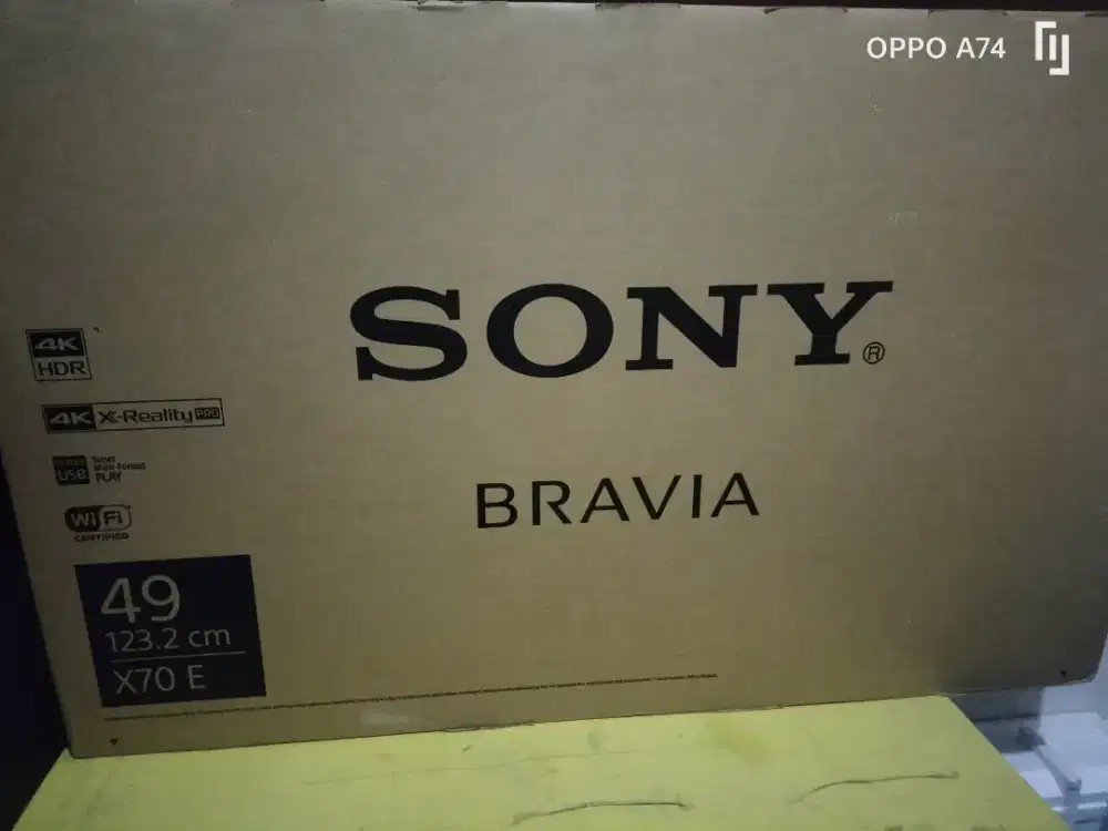 Tv Sony 49inci x70e kondisi layar pecah  da remot ada adaptor