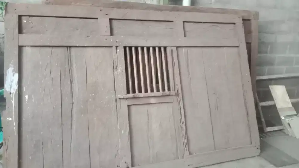 Gebyok tebal antik/unik