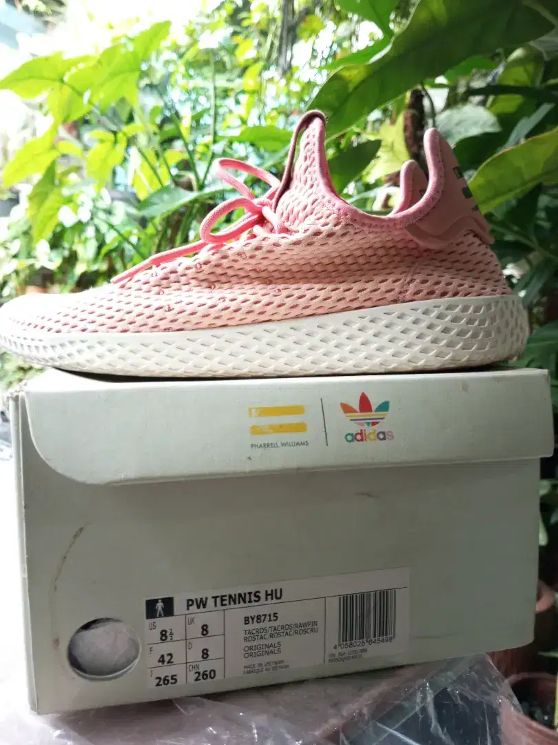 ADIDAS ORIGINALS TENNIS HU BY PHARRELL WILLIAMS SIZE 42