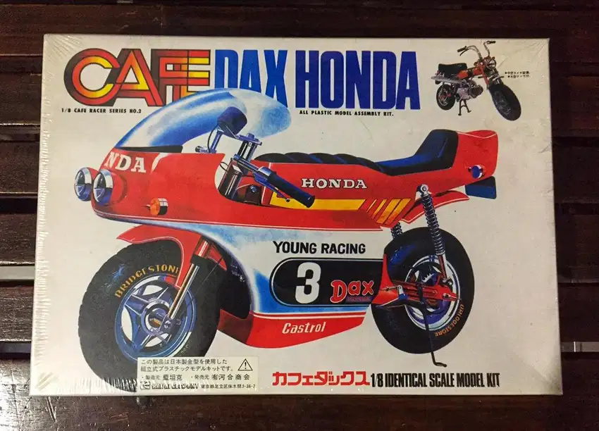 Vintage plastic model Honda dax cafe racer 1/8 kawai RARE