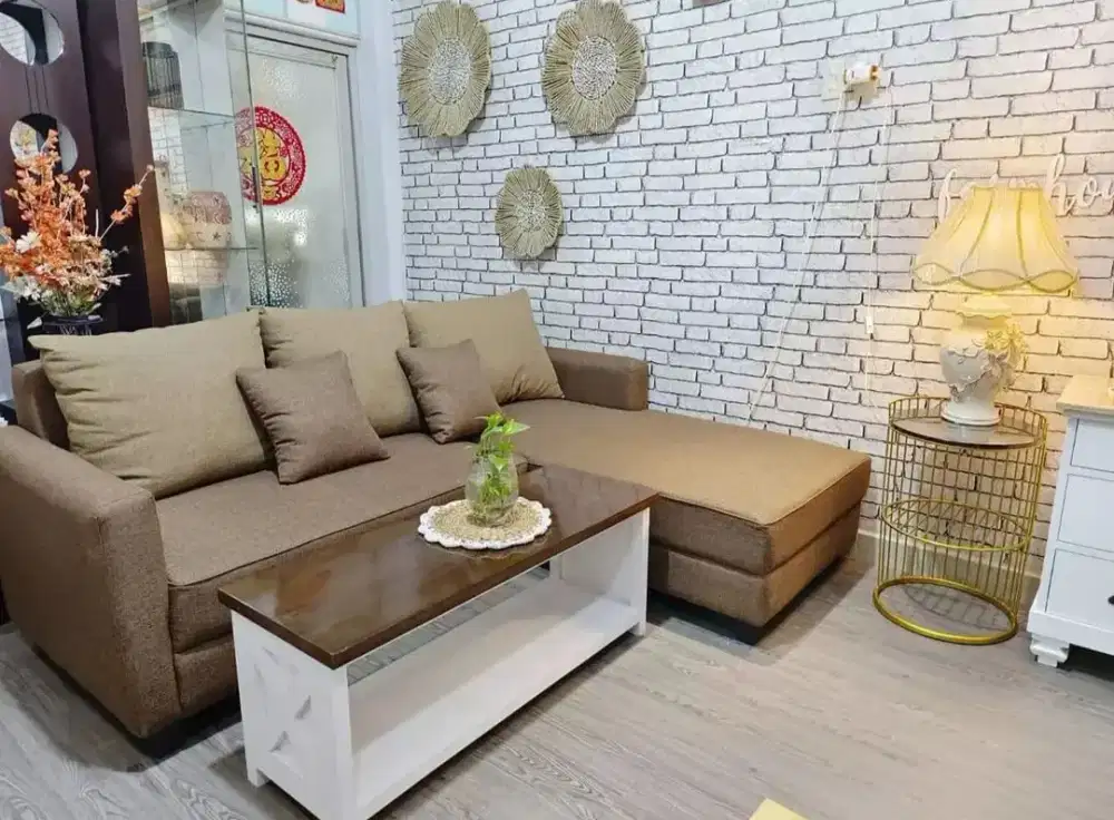 Sofa selonjor minimalis