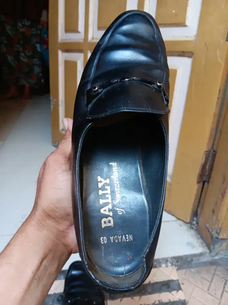 Sepatu BALLY / Converse / Kickers murah