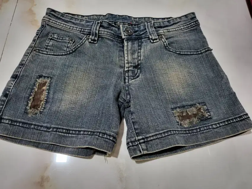 Celana pendek denim hotpants