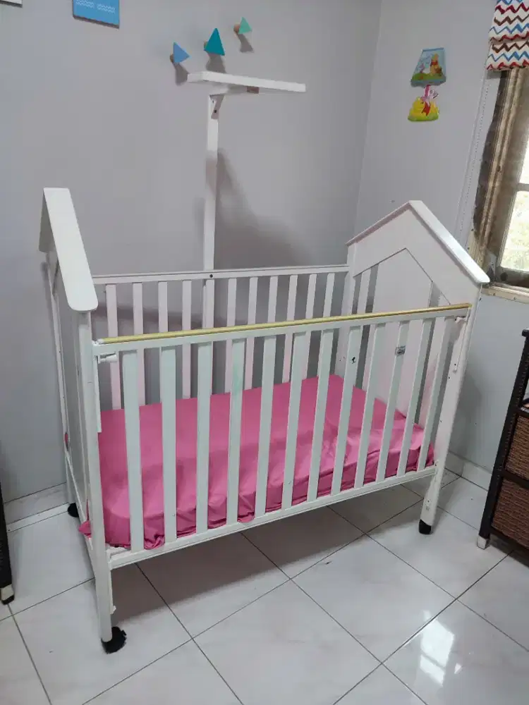 Tempat Tidur Bayi Mooimom