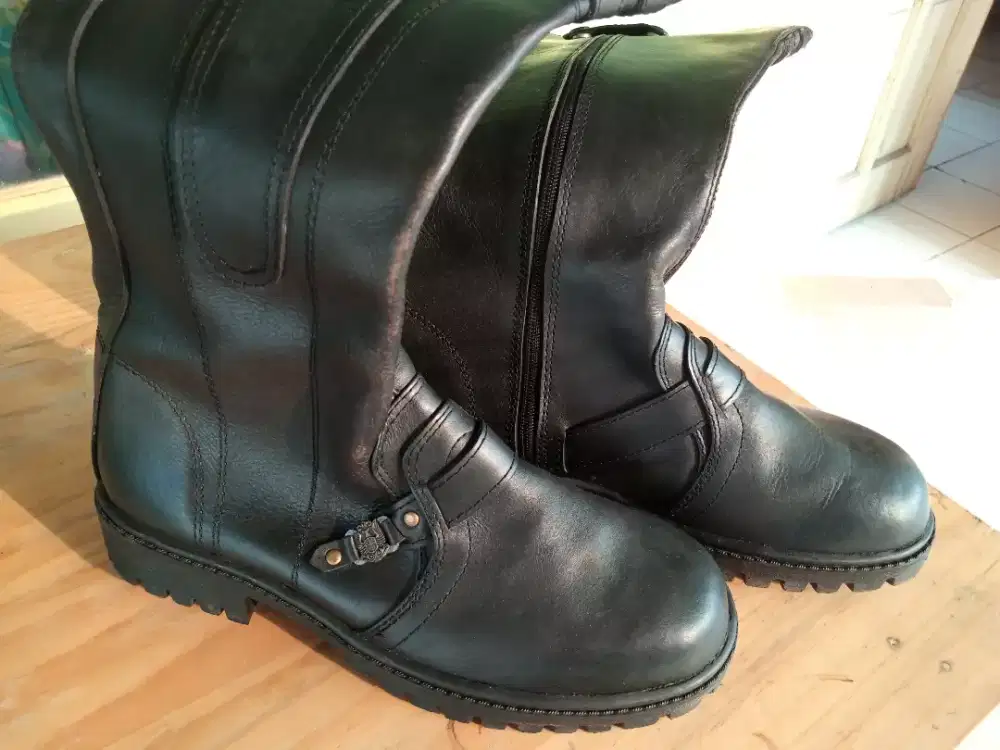 Sepatu boot size 40