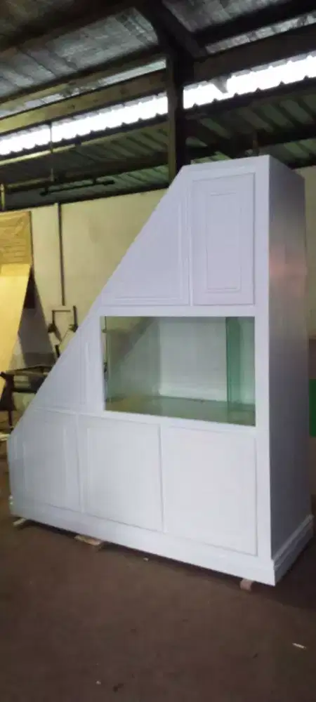 Bufet akuarium costem