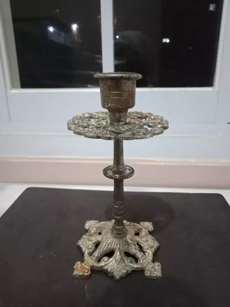 Tempat lilin satu cabang