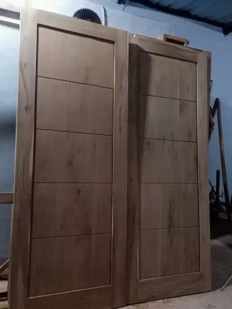 Pintu kayu jati minimalis