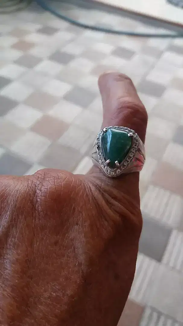 Cincin zamrud colombia